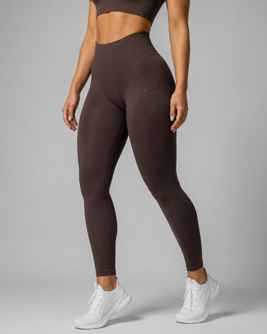 URBX Seamless Scrunch High-Waist Leggings Dark Chocolate - Front angle view