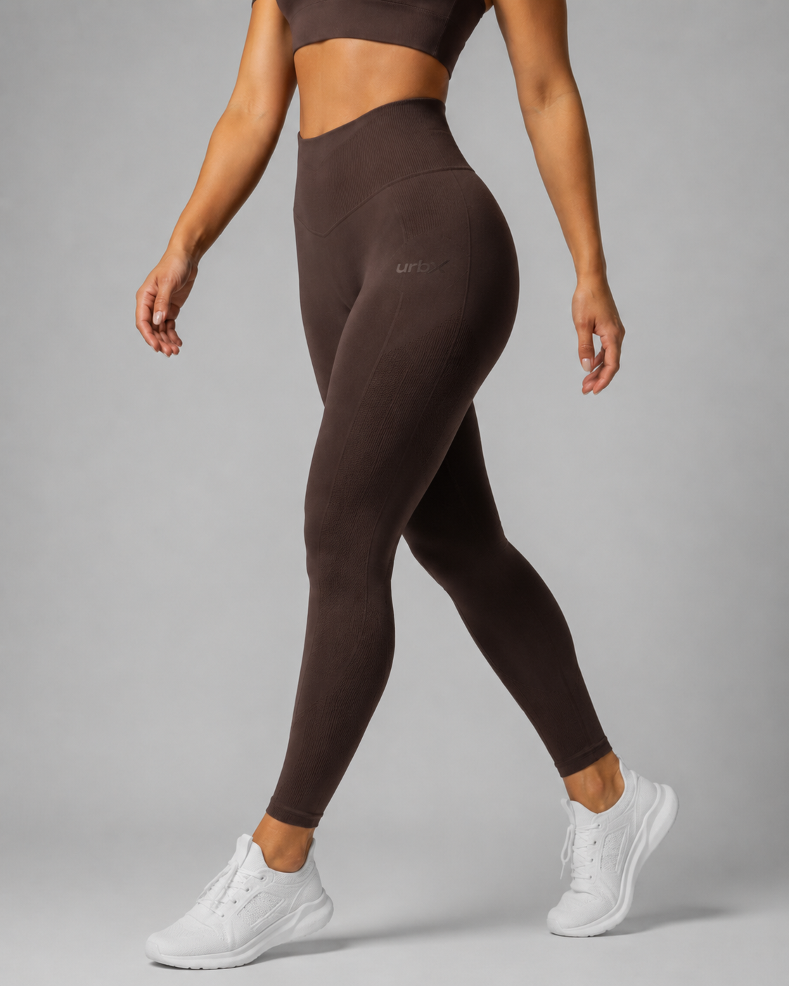 URBX Seamless Scrunch High-Waist Leggings Dark Chocolate - Walking side angle view